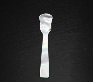 Cuillère en nacre japonaise « bec de canard » 13 cm
