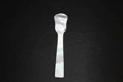 Cuillère en nacre japonaise « bec de canard » 13 cm