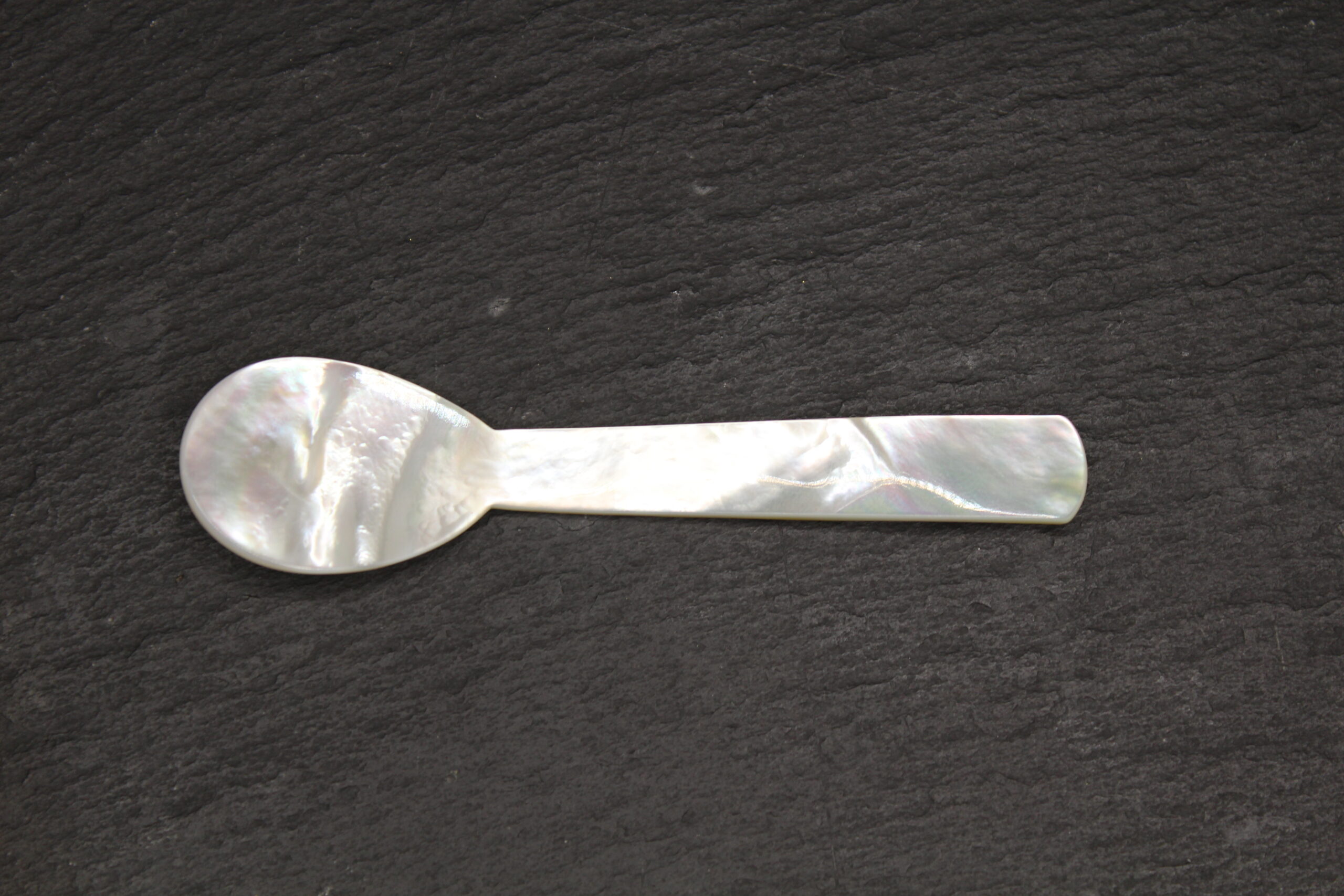 Cuillère en nacre japonaise 10 cm
